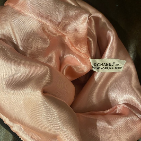 CHANEL Black Cosmetics/Make Up Bag - Picture 6 of 8